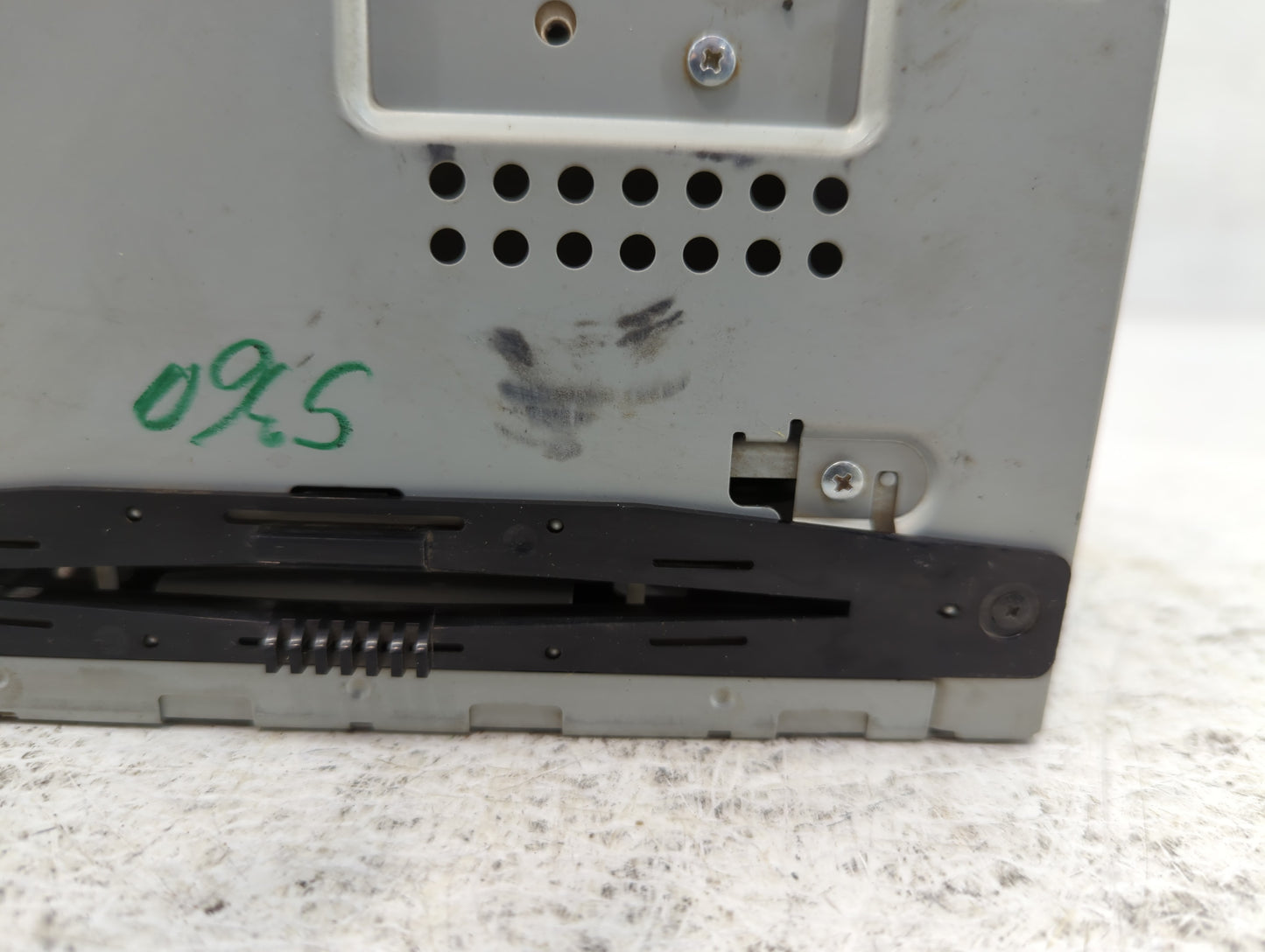 2010-2010 Ford Fusion Am Fm Cd Player Radio Receiver - Oemusedautoparts1.com
