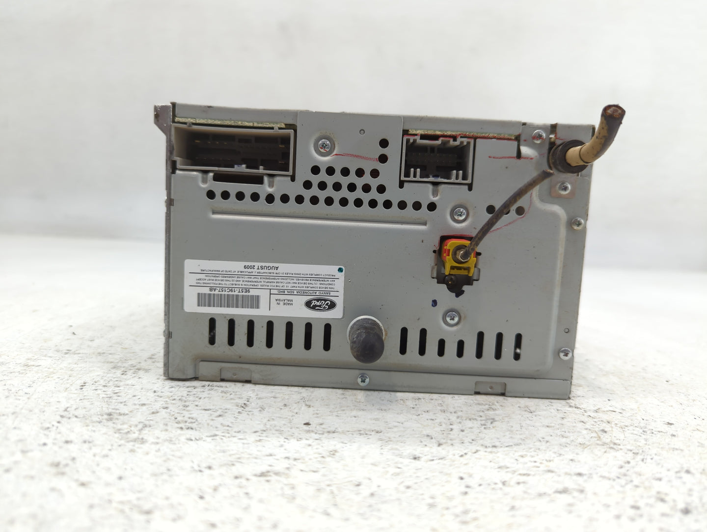 2010-2010 Ford Fusion Am Fm Cd Player Radio Receiver - Oemusedautoparts1.com