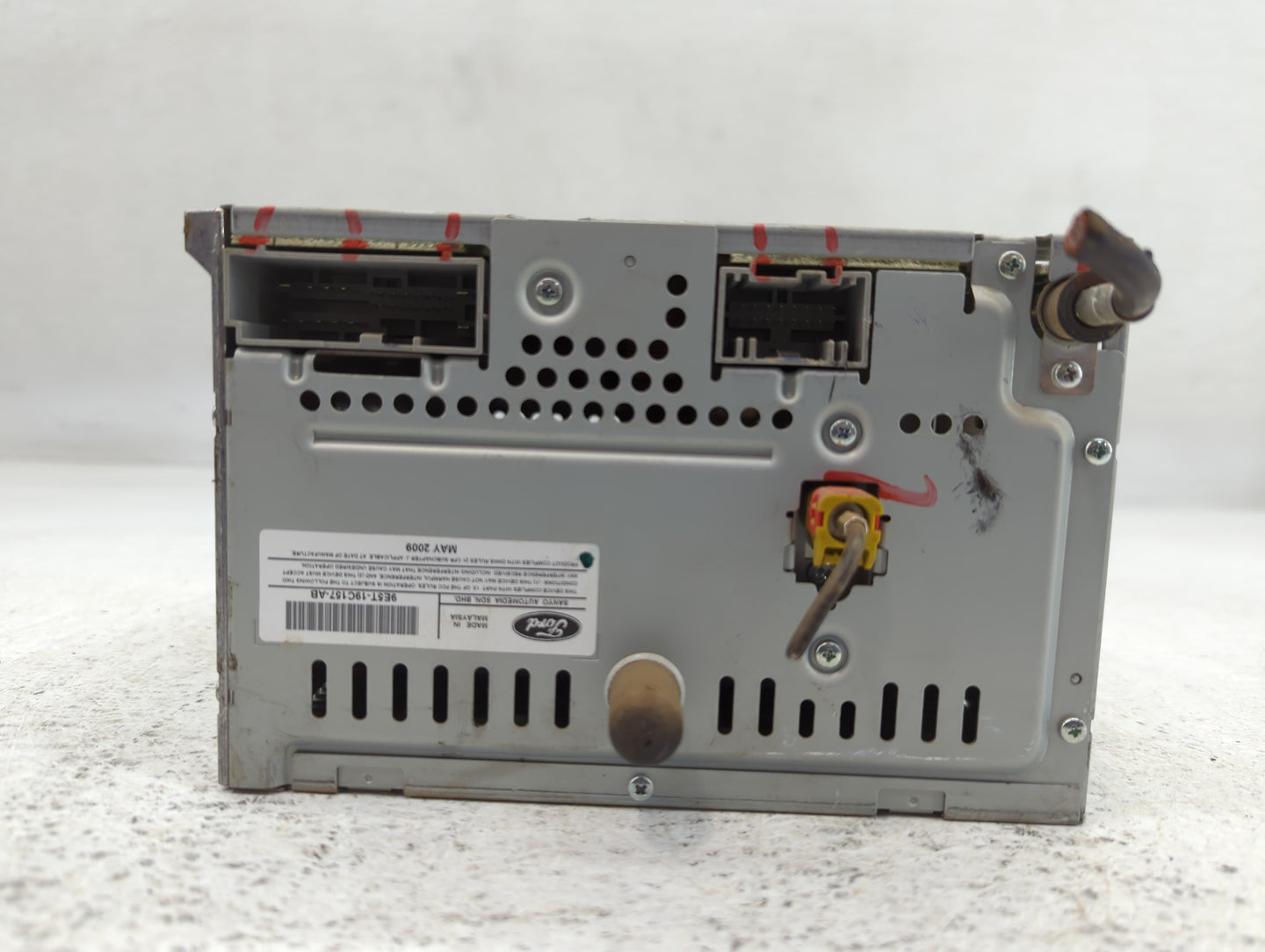 2010-2010 Ford Fusion Am Fm Cd Player Radio Receiver - Oemusedautoparts1.com