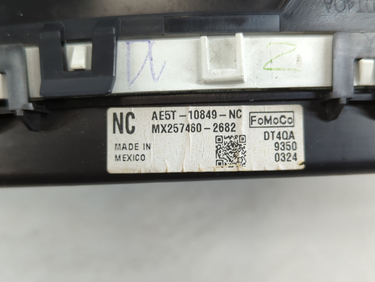 2010 Ford Fusion Instrument Cluster Speedometer Gauges P/N:MX257460-2682 AE5T-10849-NC Fits OEM Used Auto Parts - Oemusedaut