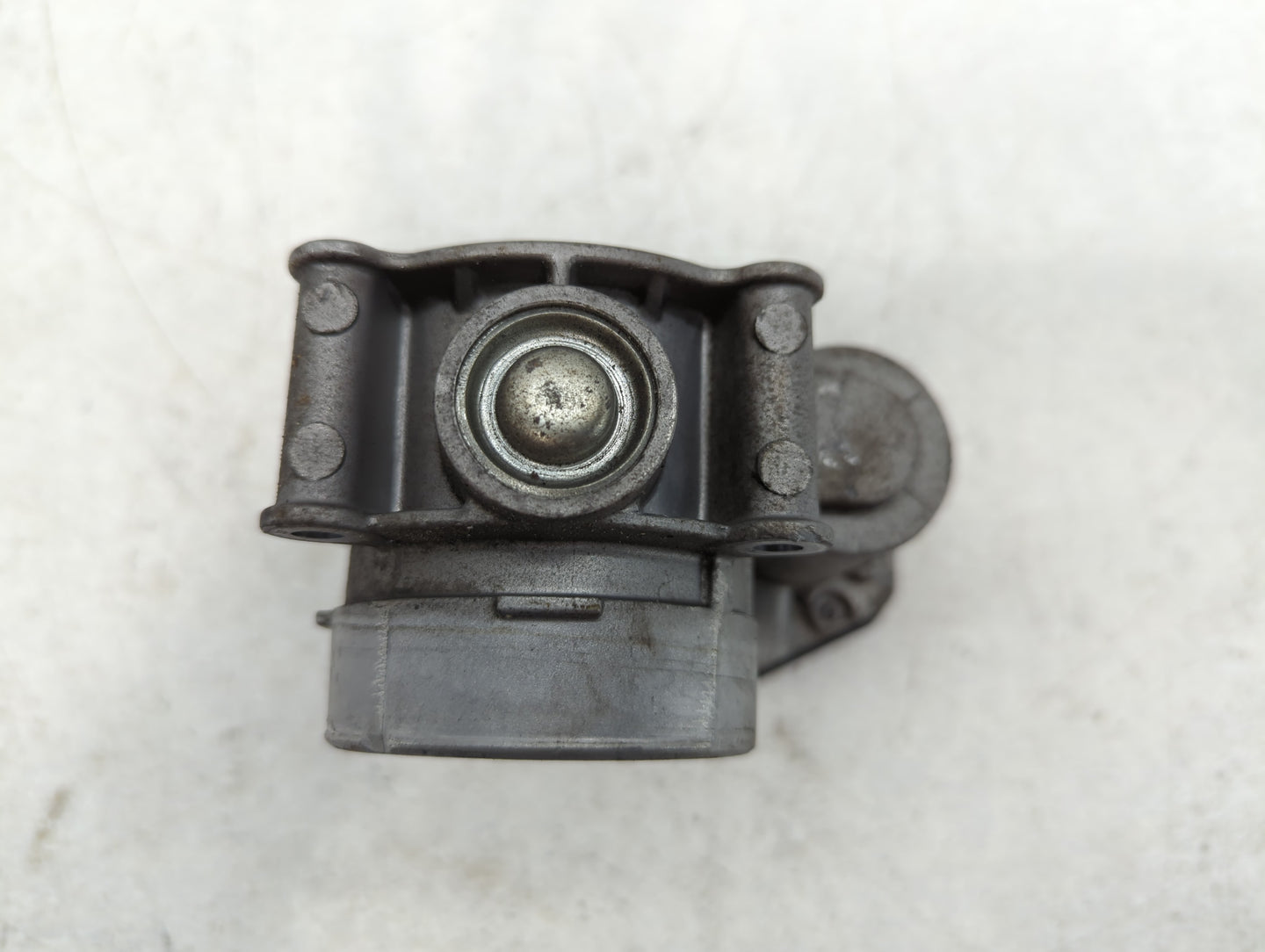 2010-2012 Ford Fusion Throttle Body P/N:13296 3000921 DS7Z-D Fits Fits 2009 2010 2011 2012 OEM Used Auto Parts - Oemusedauto