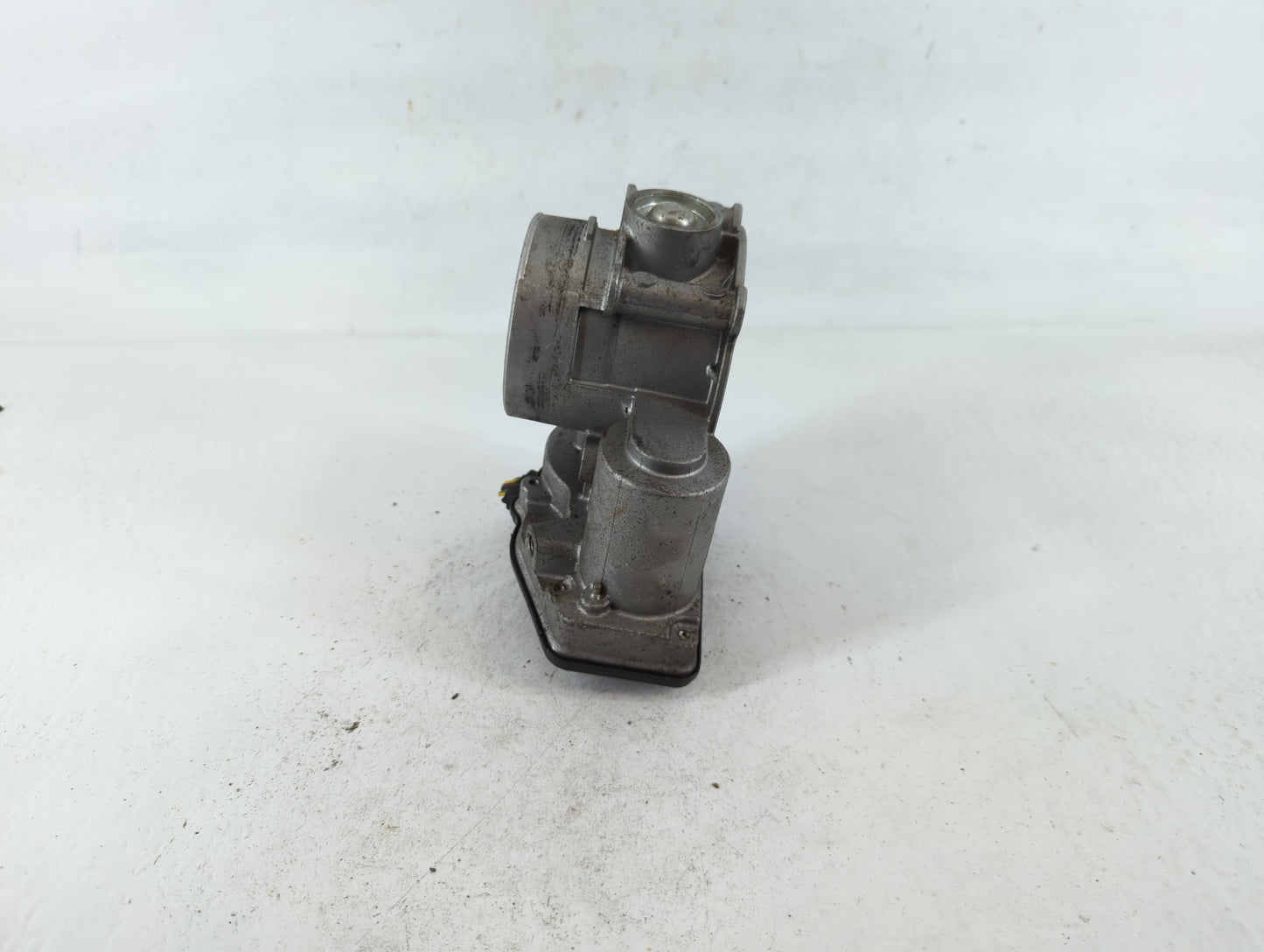 2010-2012 Ford Fusion Throttle Body P/N:171253001647 DS7E-9F991-AJ Fits Fits 2009 2010 2011 2012 OEM Used Auto Parts - Oemus