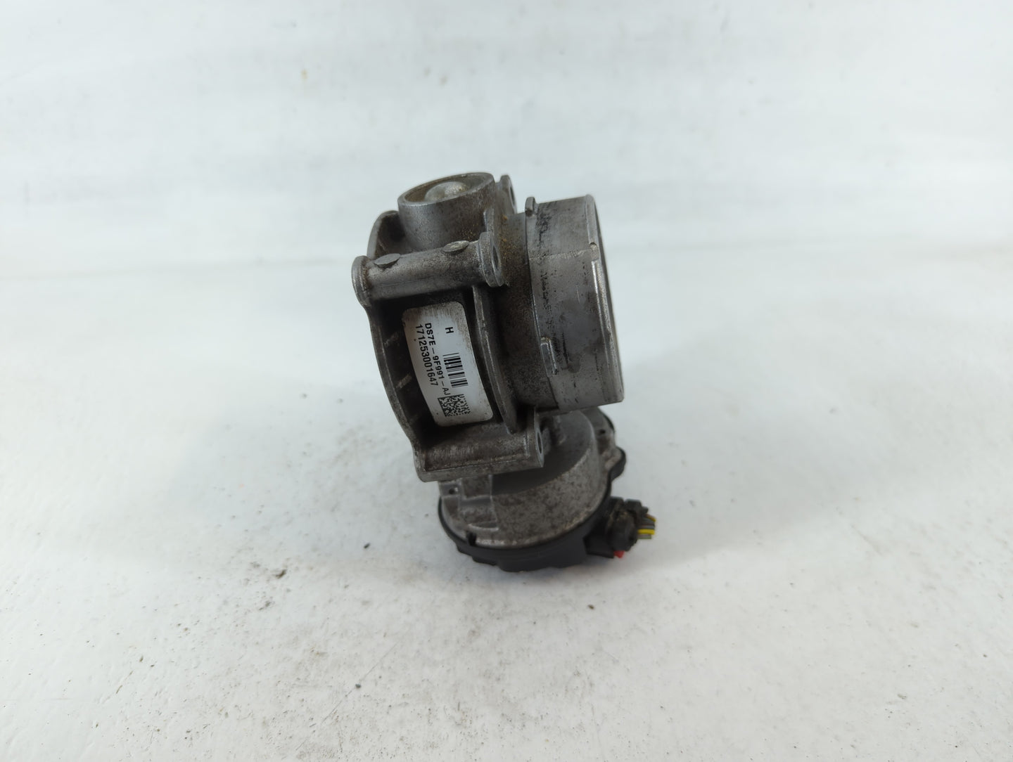 2010-2012 Ford Fusion Throttle Body P/N:171253001647 DS7E-9F991-AJ Fits Fits 2009 2010 2011 2012 OEM Used Auto Parts - Oemus
