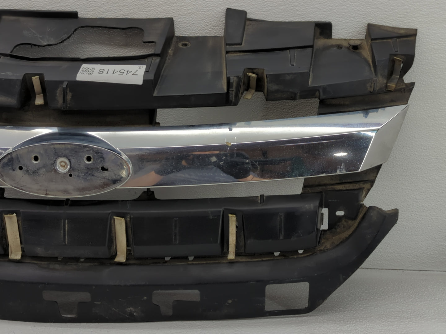 2010-2012 Ford Fusion Front Grille Bumper Not Included - Oemusedautoparts1.com
