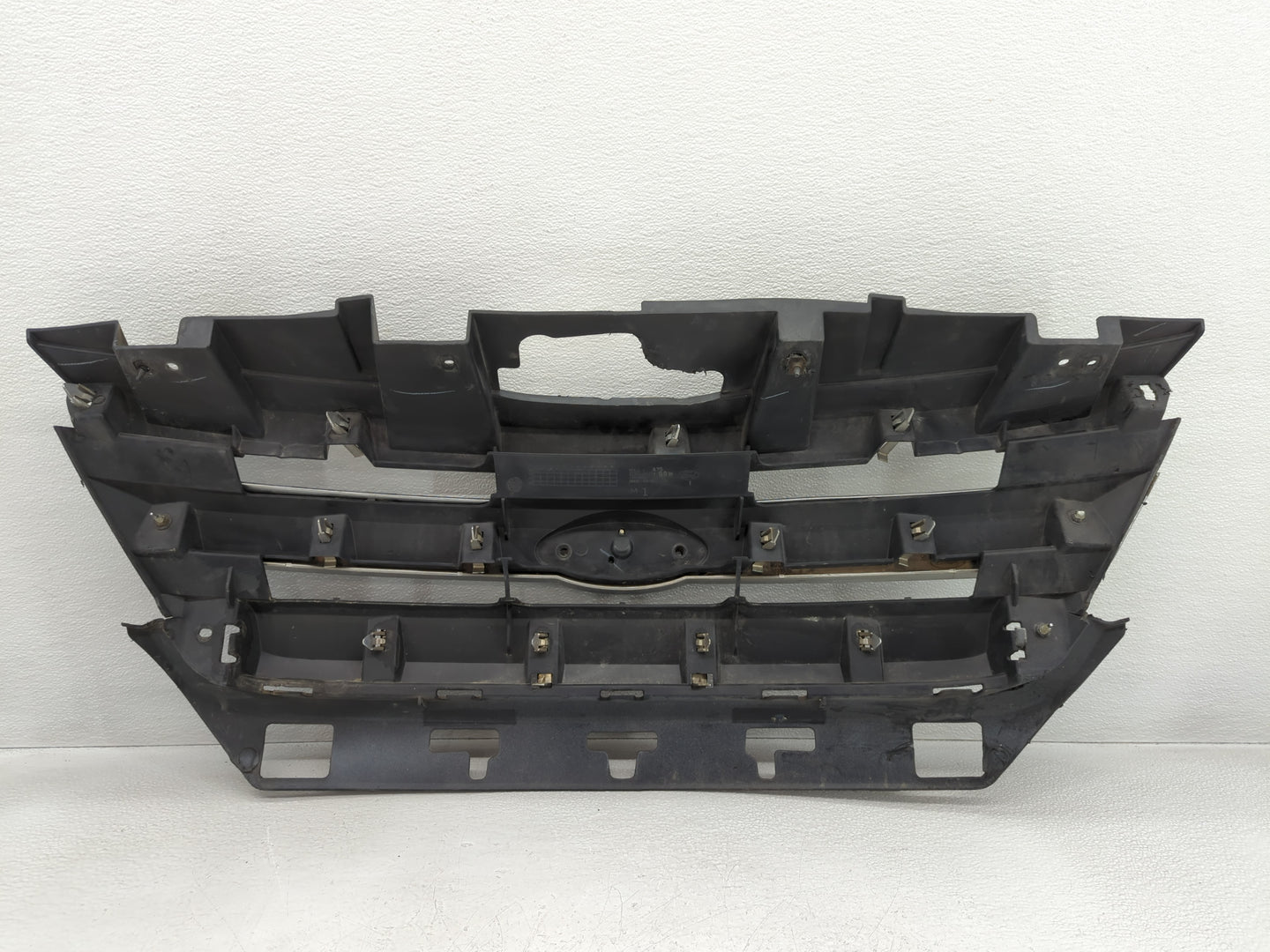 2010-2012 Ford Fusion Front Grille Bumper Not Included - Oemusedautoparts1.com