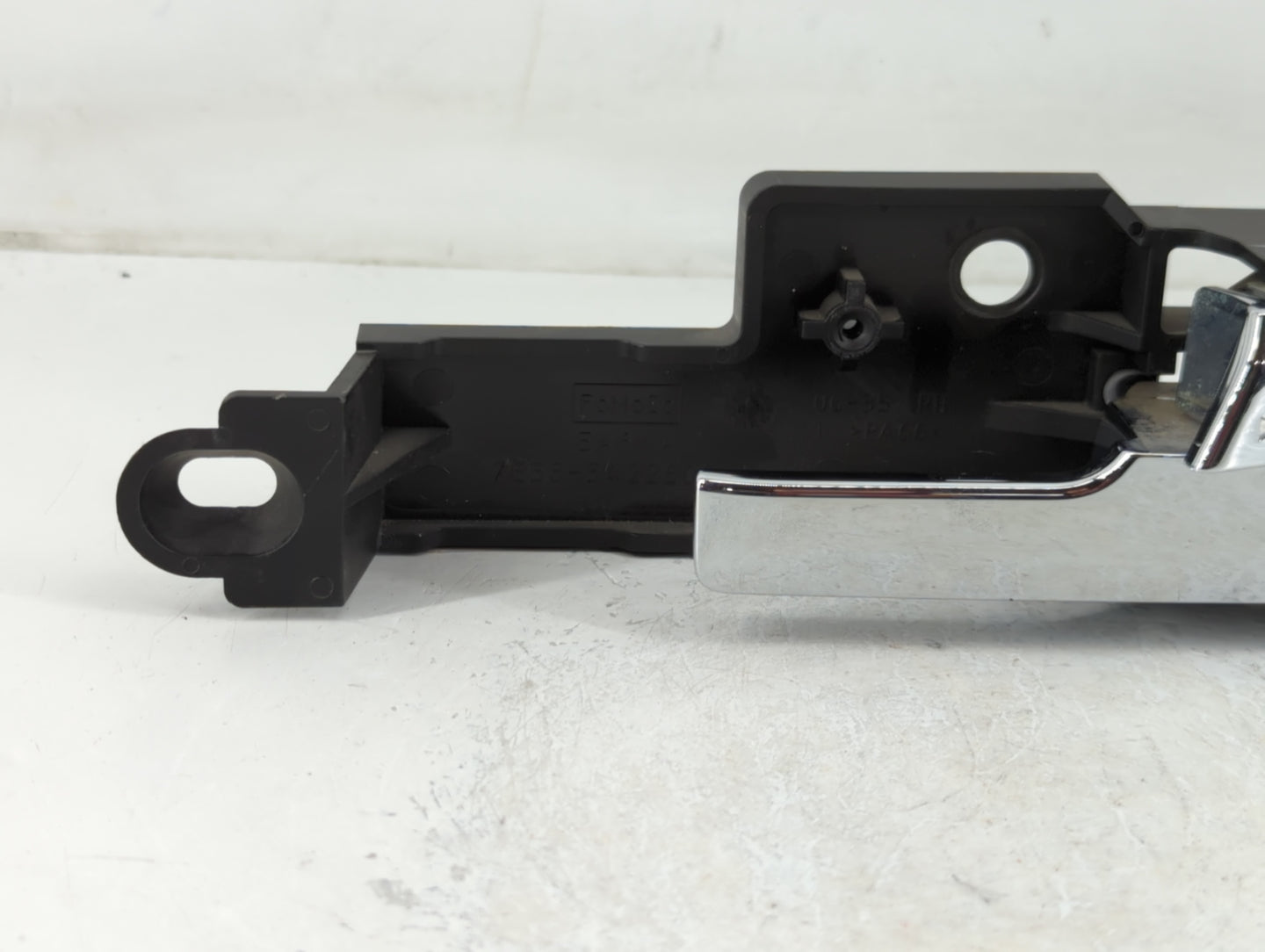 2010 Ford Fusion Drivers Side Inside Front Door Handle Oem - Oemusedautoparts1.com