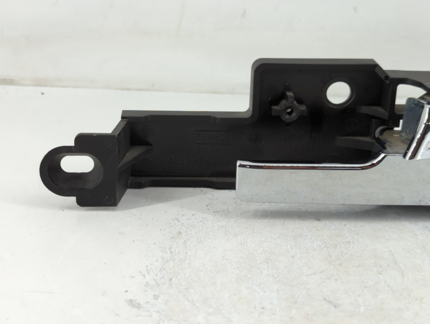 2010 Ford Fusion Drivers Side Inside Front Door Handle Oem - Oemusedautoparts1.com