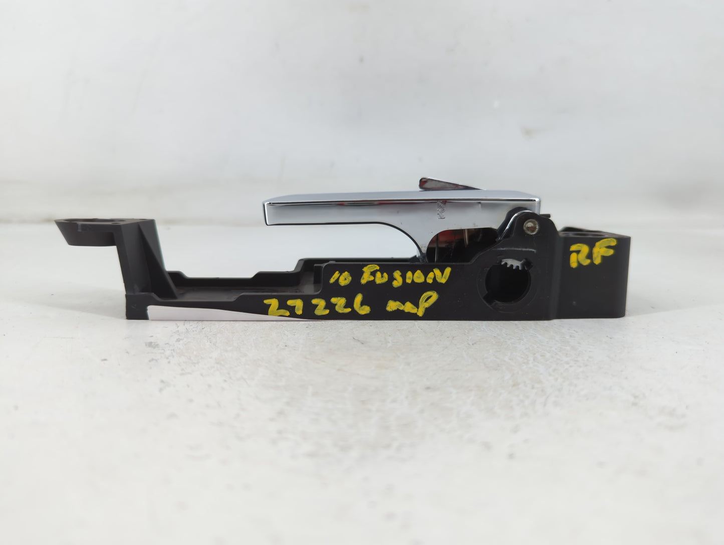 2010 Ford Fusion Drivers Side Inside Front Door Handle Oem - Oemusedautoparts1.com