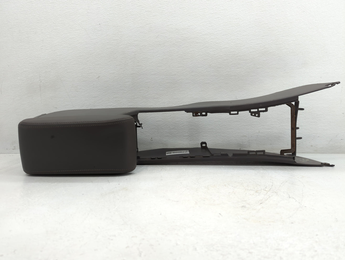 2010-2012 Ford Fusion Center Floor Console P/N:1094100AE Fits Fits 2010 2011 2012 OEM Used Auto Parts - Oemusedautoparts1.co