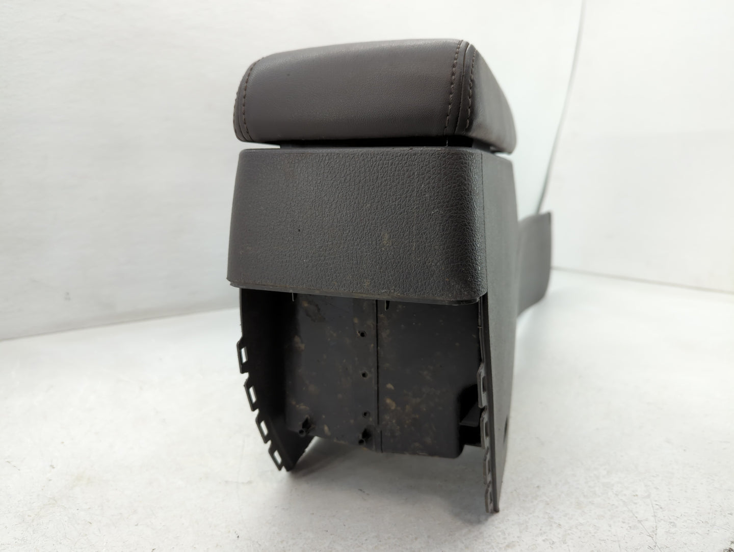 2010-2012 Ford Fusion Center Floor Console P/N:1094100AE Fits Fits 2010 2011 2012 OEM Used Auto Parts - Oemusedautoparts1.co