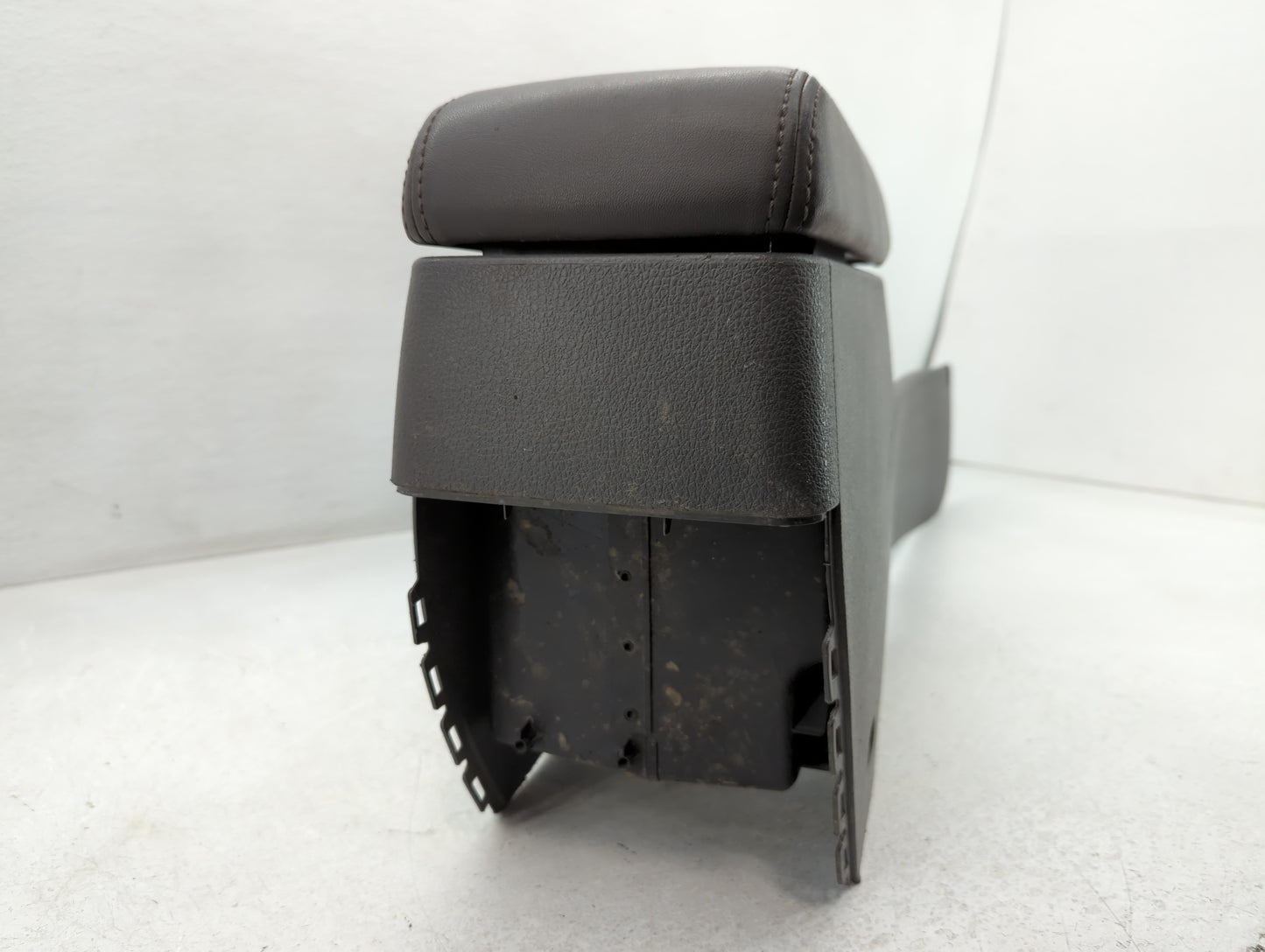 2010-2012 Ford Fusion Center Floor Console P/N:1094100AE Fits Fits 2010 2011 2012 OEM Used Auto Parts - Oemusedautoparts1.co