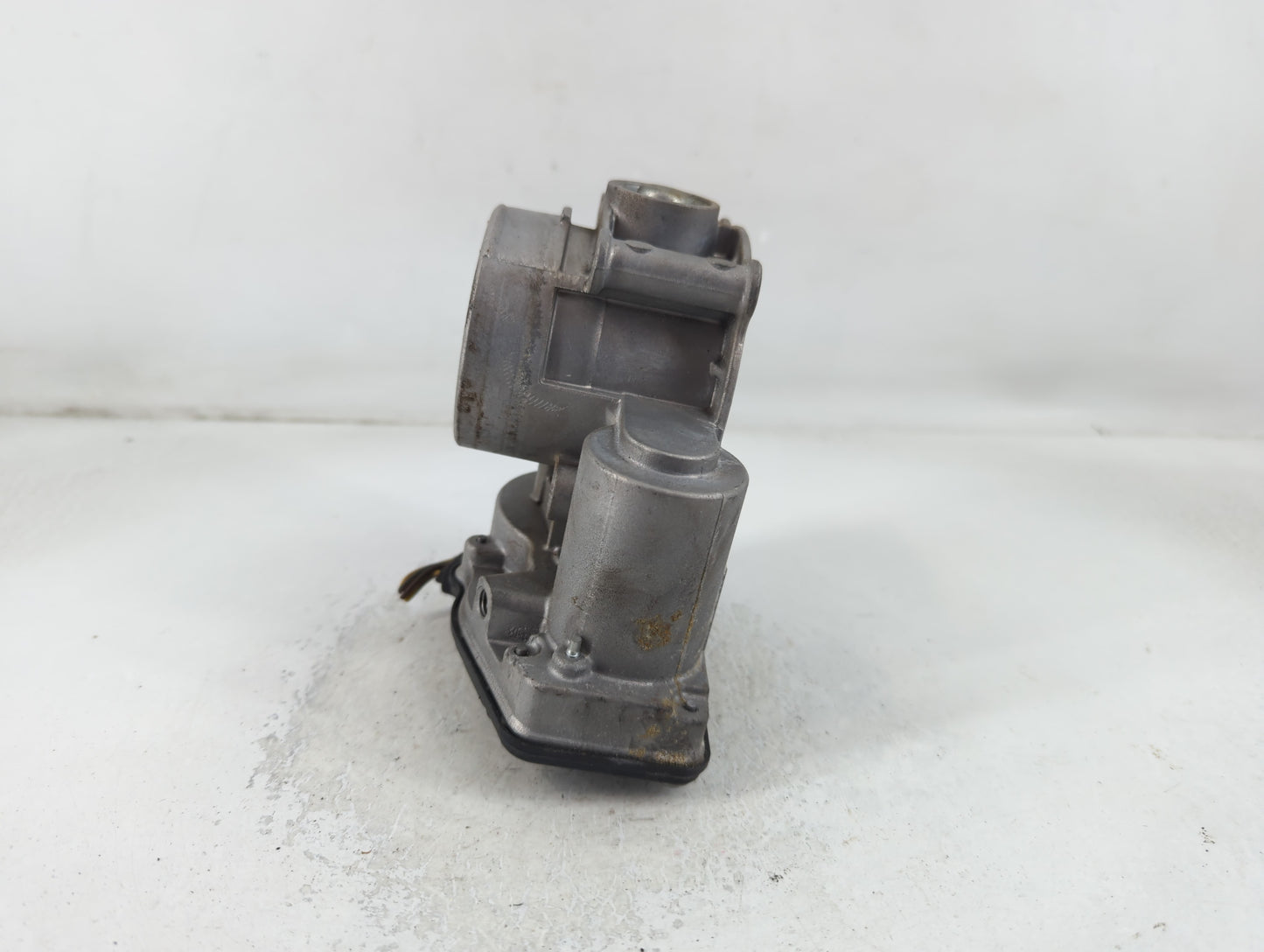 2010-2012 Ford Fusion Throttle Body P/N:13233 3001099 DS7Z-D Fits Fits 2009 2010 2011 2012 OEM Used Auto Parts - Oemusedauto