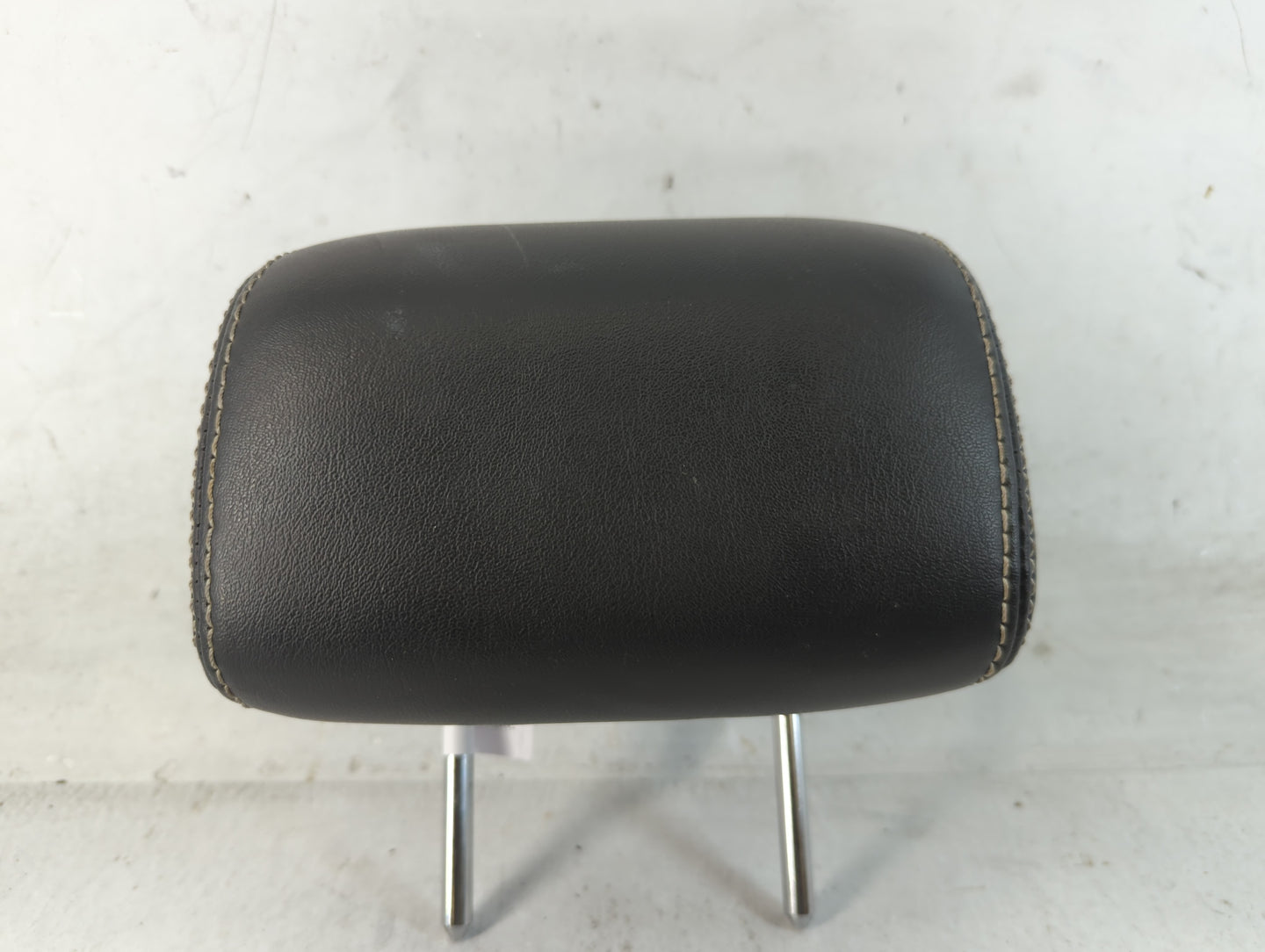 2010 Ford Fusion Headrest Head Rest Rear Center Seat Fits OEM Used Auto Parts - Oemusedautoparts1.com
