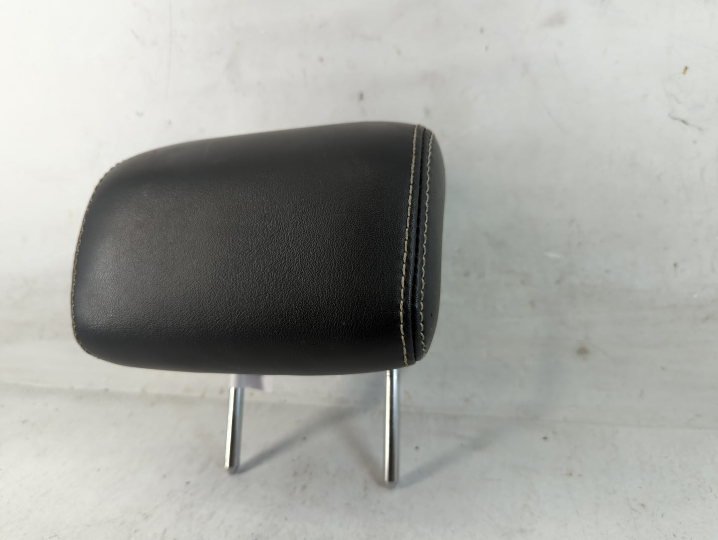 2010 Ford Fusion Headrest Head Rest Rear Center Seat Fits OEM Used Auto Parts - Oemusedautoparts1.com