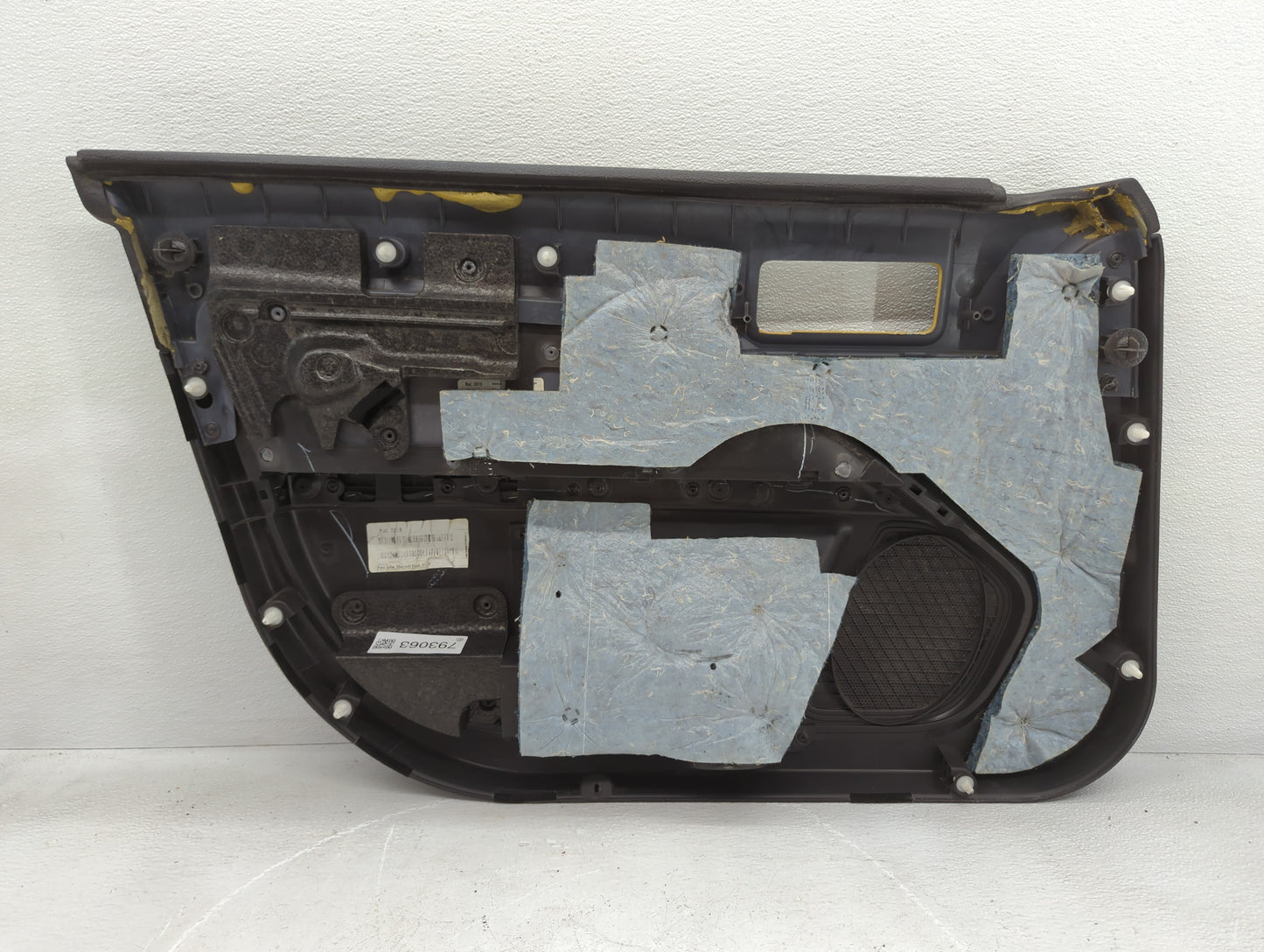 2010 Ford Fusion Front Right Passenger Interior Door Panel Trim - Oemusedautoparts1.com
