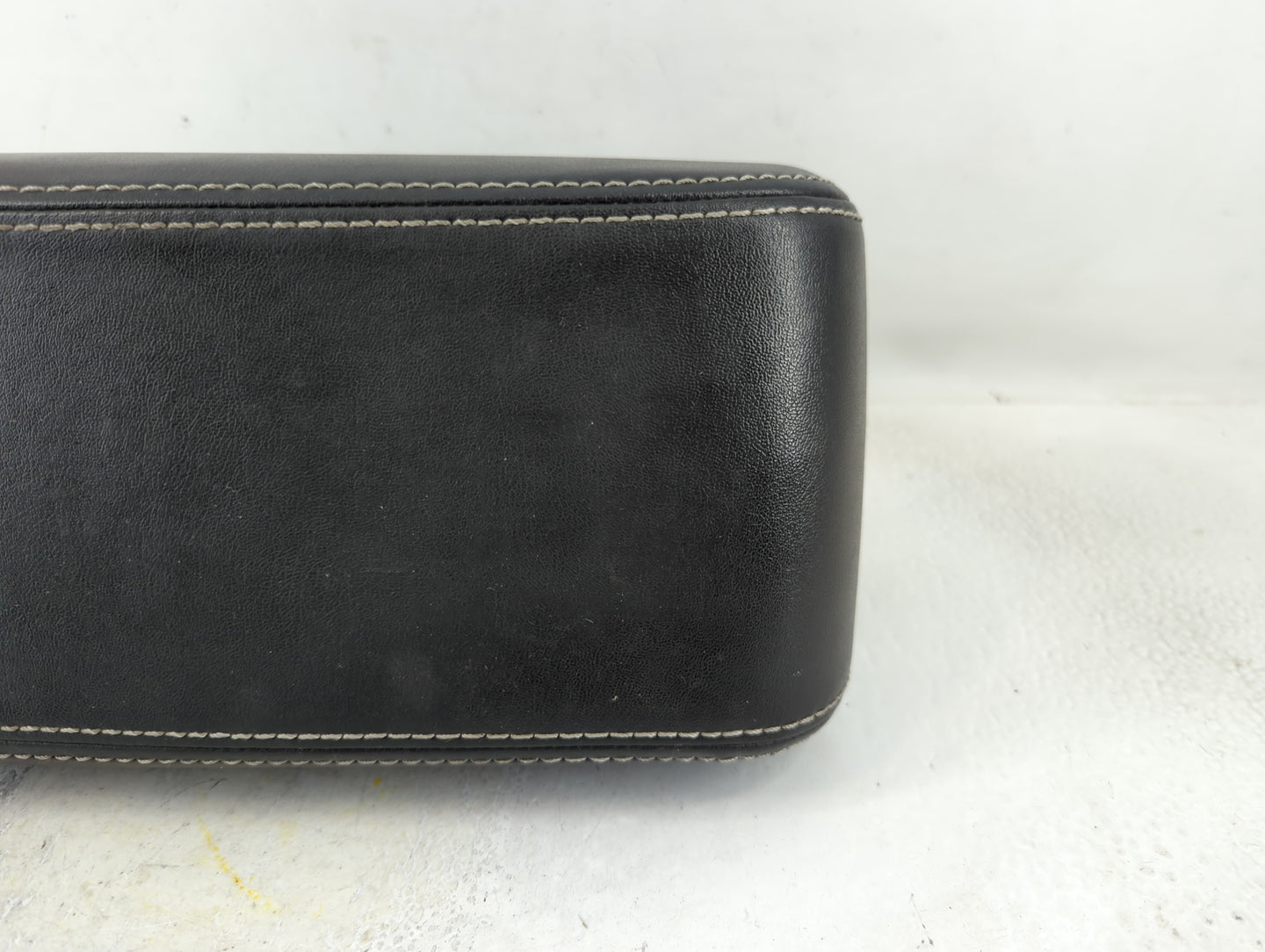 2010 Ford Fusion Center Console Armrest Cover Lid P/N:6E53-5406050-AA 6E53-54045C74-AA Fits OEM Used Auto Parts - Oemusedaut
