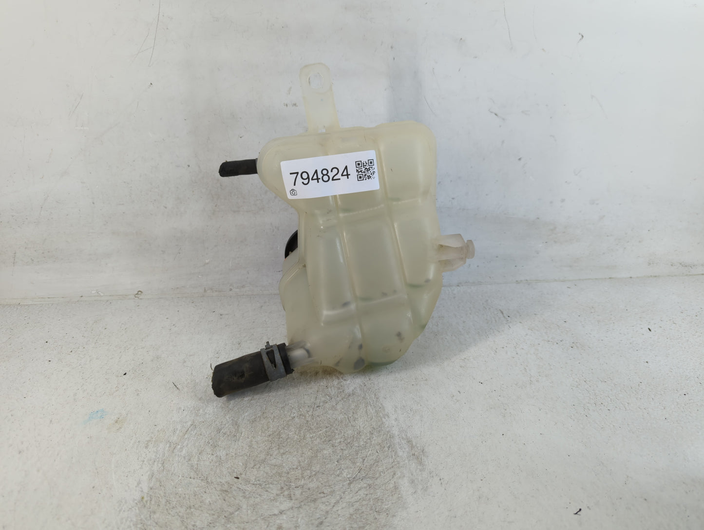 2010-2012 Ford Fusion Radiator Coolant Overflow Expansion Tank Bottle - Oemusedautoparts1.com