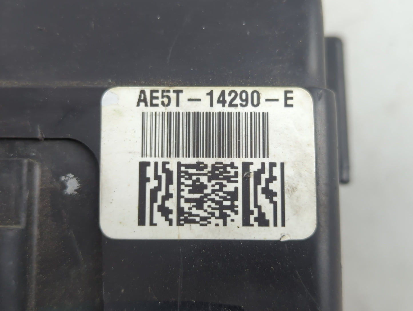2010-2012 Ford Fusion Fusebox Fuse Box Panel Relay Module P/N:AE5T-14290-E Fits Fits 2010 2011 2012 OEM Used Auto Parts - Oe
