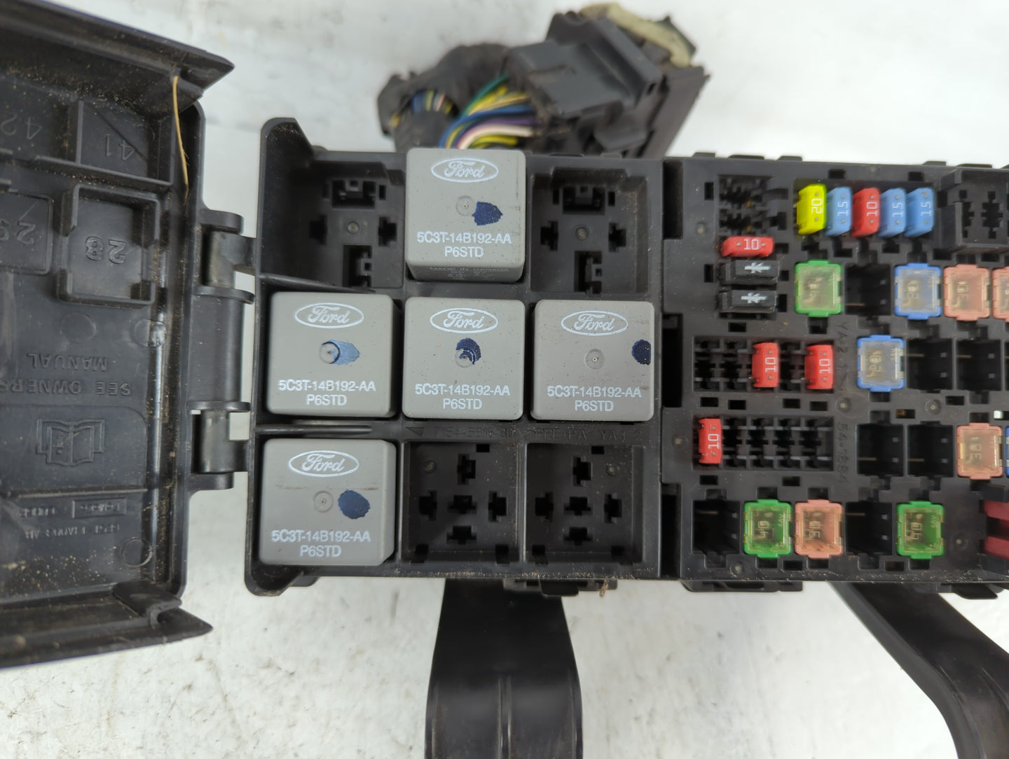 2010-2012 Ford Fusion Fusebox Fuse Box Panel Relay Module P/N:AE5T-14290-F Fits Fits 2010 2011 2012 OEM Used Auto Parts - Oe
