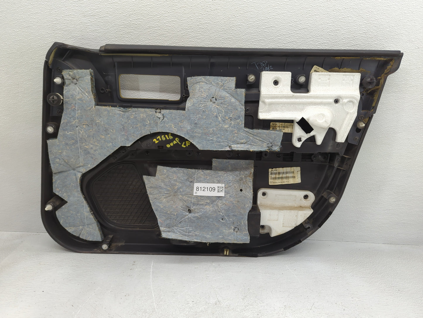 2010 Ford Fusion Front Right Passenger Interior Door Panel Trim - Oemusedautoparts1.com