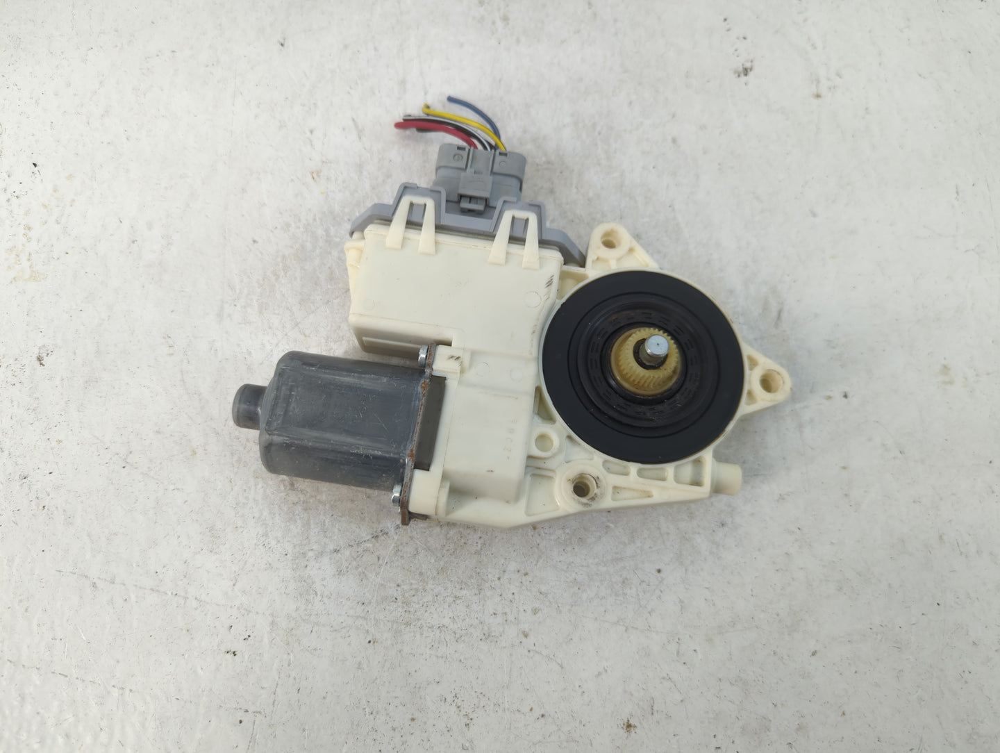 2010-2012 Ford Fusion Passenger Front Right Power Window Motor - Oemusedautoparts1.com
