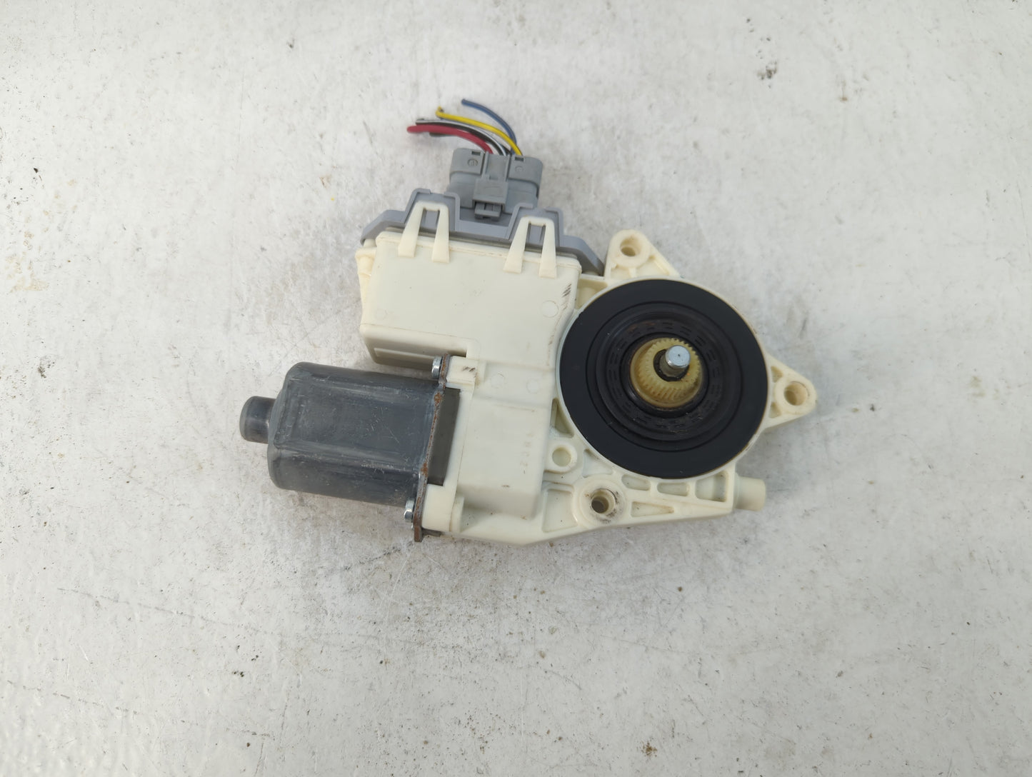 2010-2012 Ford Fusion Passenger Front Right Power Window Motor - Oemusedautoparts1.com