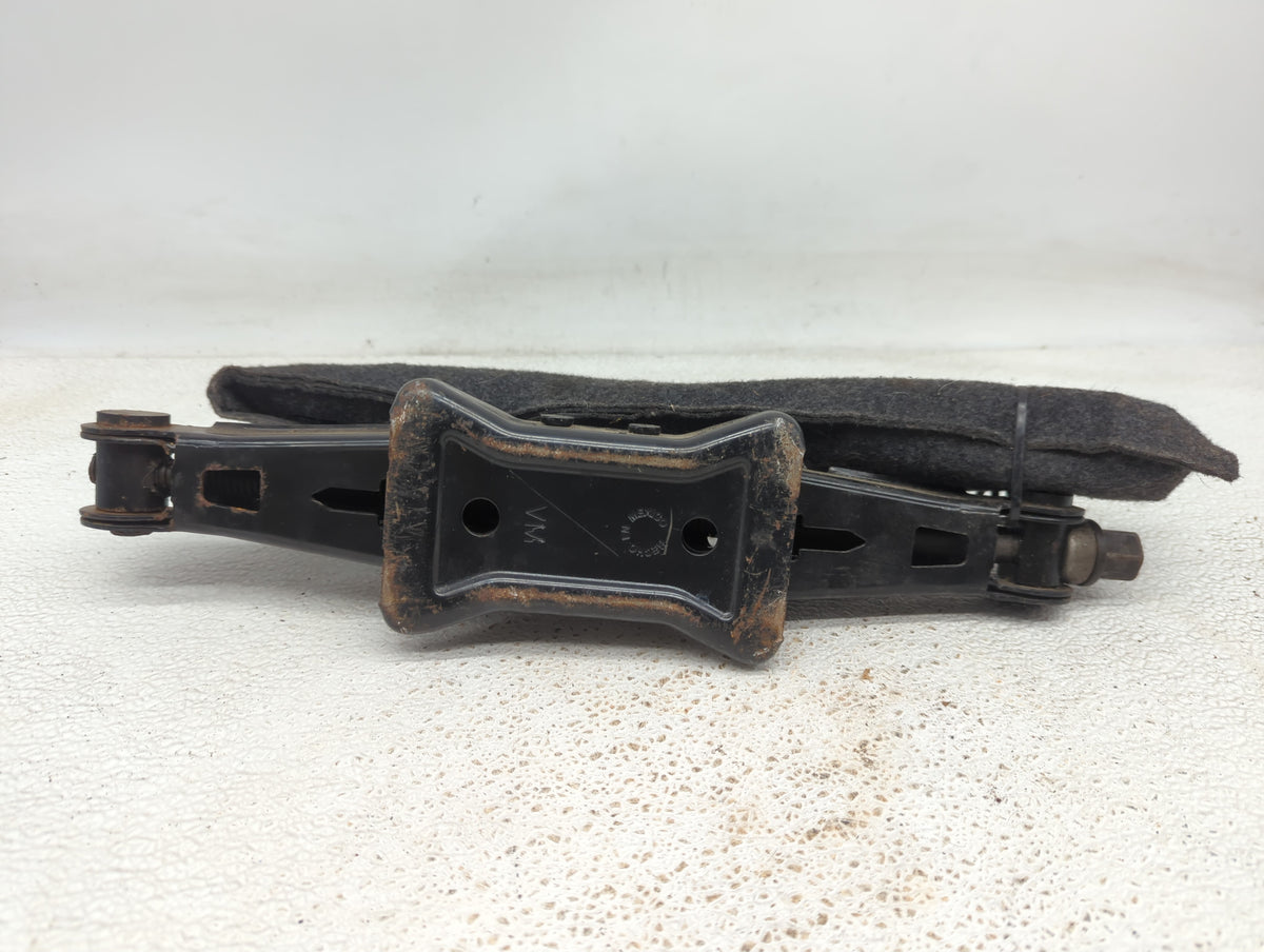 Ford Fusion Spare Scissor Car Jack 920168 - Oemusedautoparts1.com