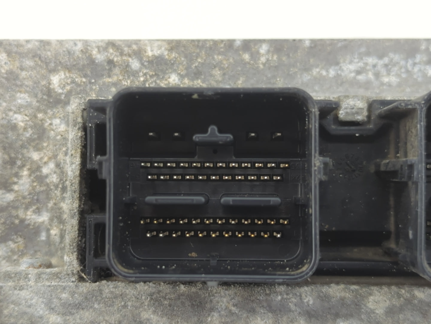 2010 Ford Fusion PCM Engine Control Computer ECU ECM PCU OEM P/N:6KXN6WAS35 9L8A-12B684-NA, AE5A-12A650-CMA Fits OEM Used Au