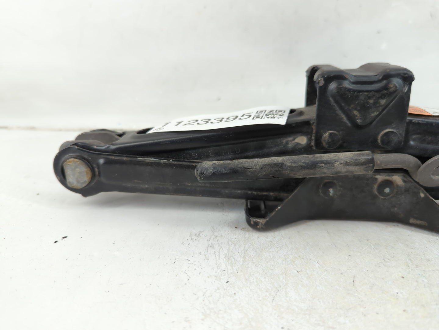 2010 Ford Mustang Spare Scissor Car Jack - Oemusedautoparts1.com