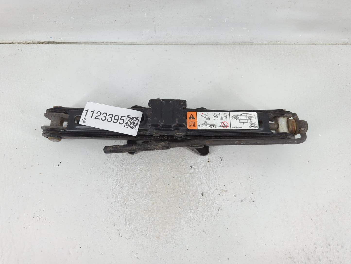 2010 Ford Mustang Spare Scissor Car Jack 1123395 - Oemusedautoparts1.com