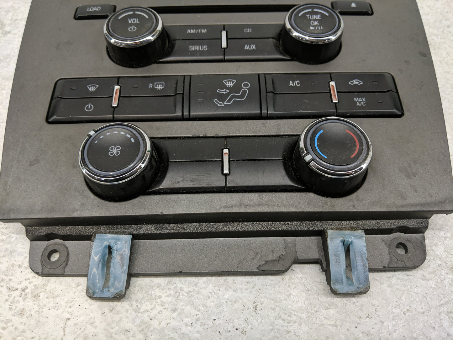 2010 Ford Mustang Radio AM FM Cd Player Receiver Replacement P/N:AR3T-18A802-JA Fits OEM Used Auto Parts - Oemusedautoparts1