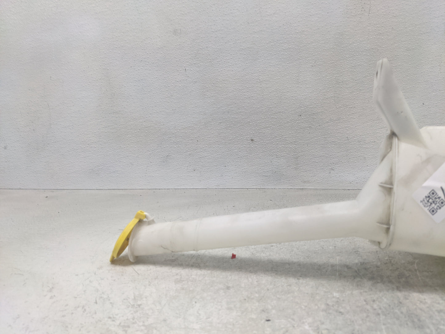 2010-2014 Ford Mustang Windshield Washer Fluid Reservoir Bottle Oem - Oemusedautoparts1.com