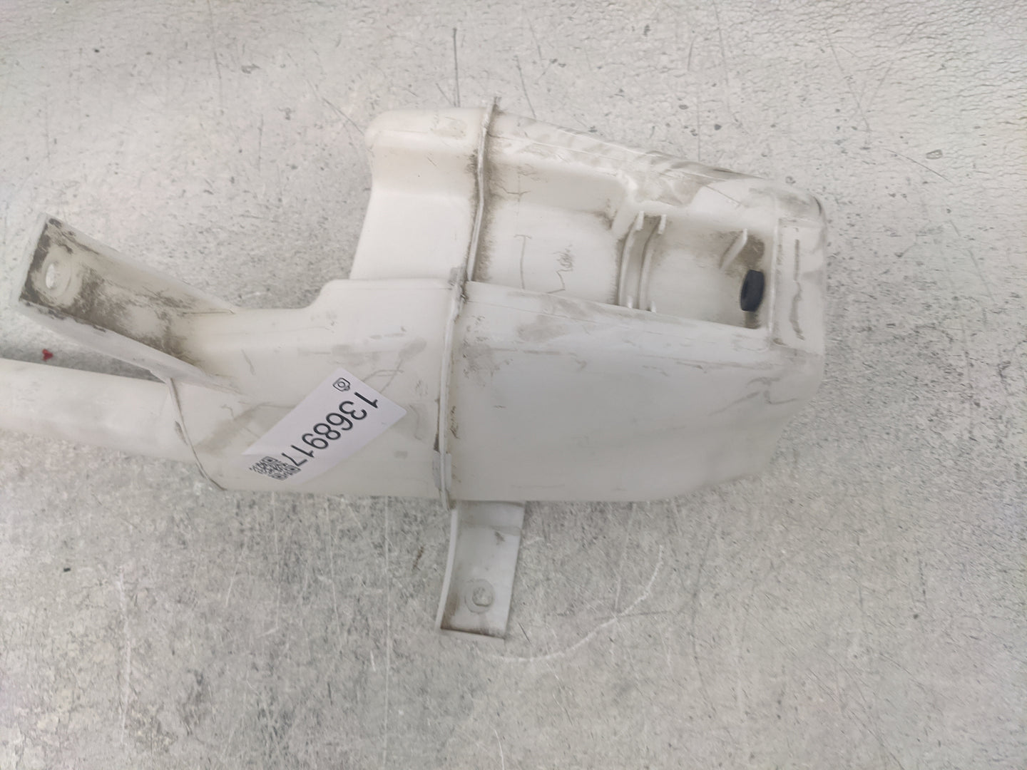 2010-2014 Ford Mustang Windshield Washer Fluid Reservoir Bottle Oem - Oemusedautoparts1.com