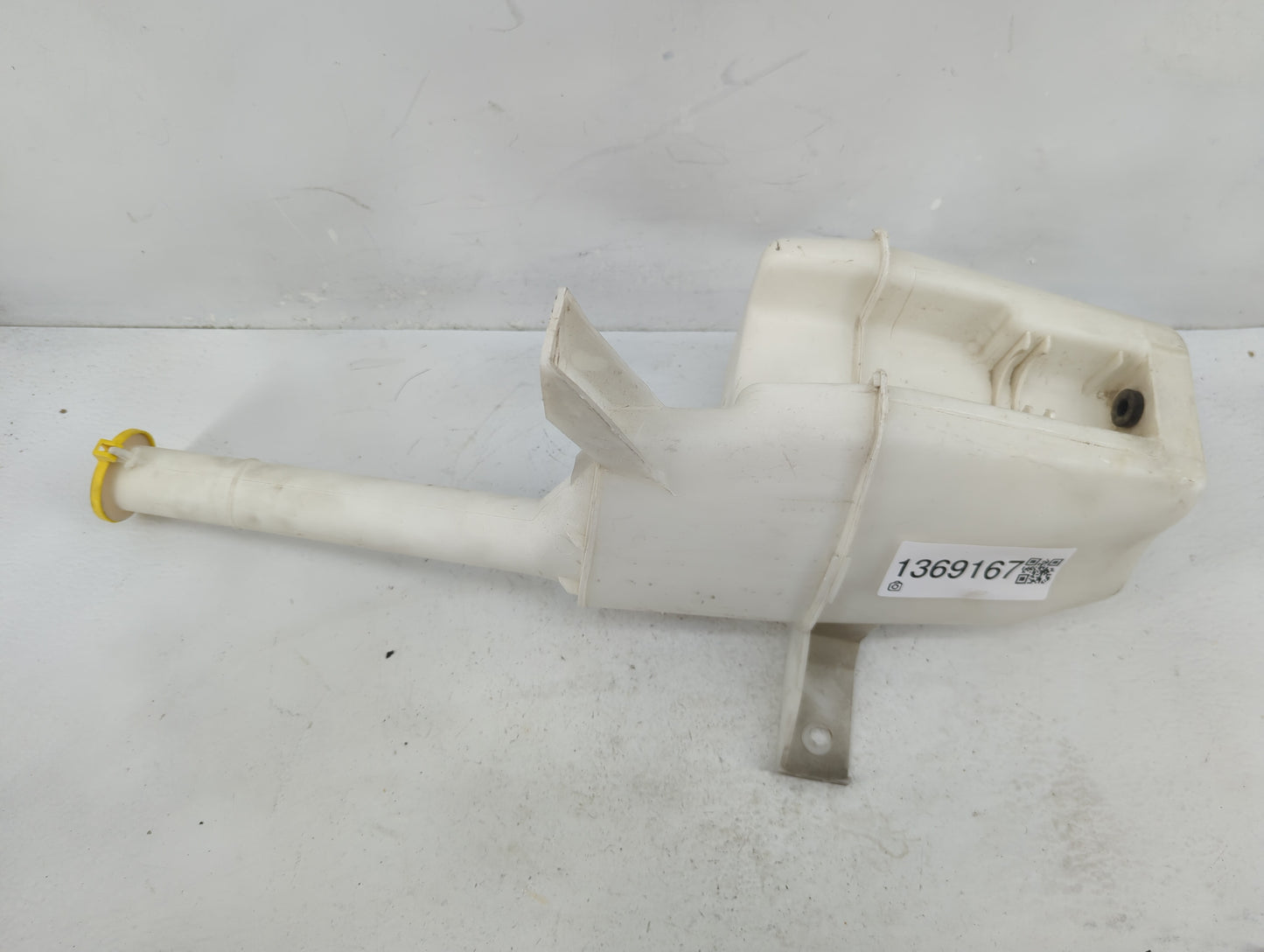 2010-2014 Ford Mustang Windshield Washer Fluid Reservoir Bottle Oem - Oemusedautoparts1.com