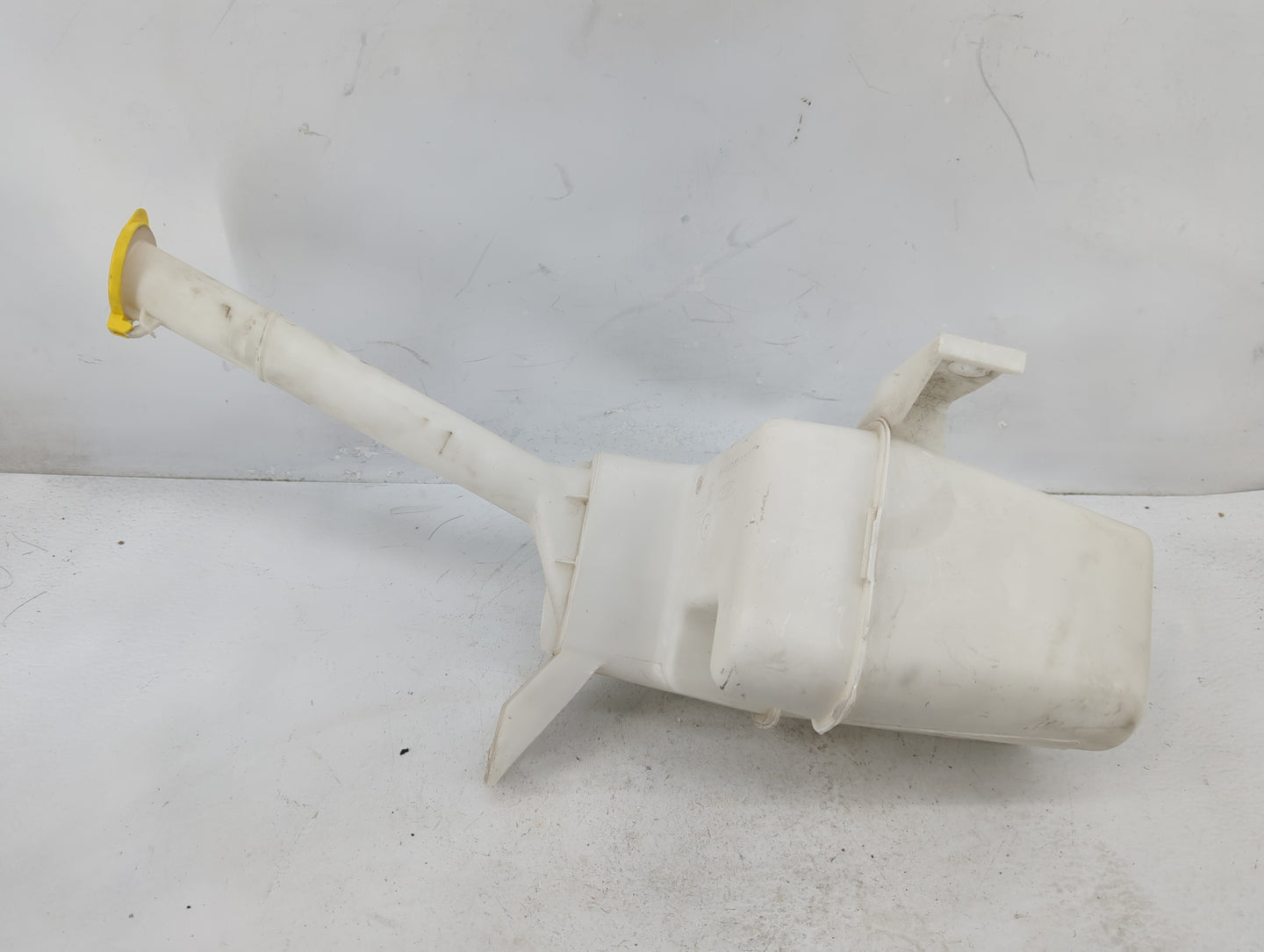 2010-2014 Ford Mustang Windshield Washer Fluid Reservoir Bottle Oem - Oemusedautoparts1.com