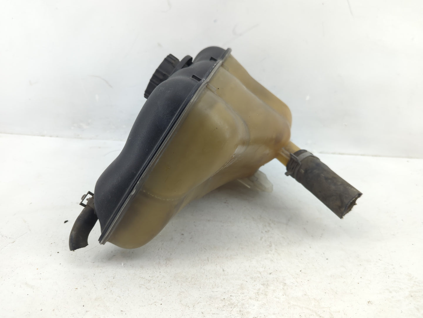 2005-2010 Ford Mustang Radiator Coolant Overflow Expansion Tank Bottle 1369251 - Oemusedautoparts1.com
