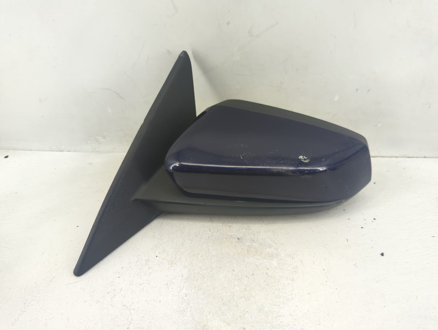 2010 Ford Mustang Driver Side View Mirror - Left Door Mirror OEM Used - Oemusedautoparts1.com