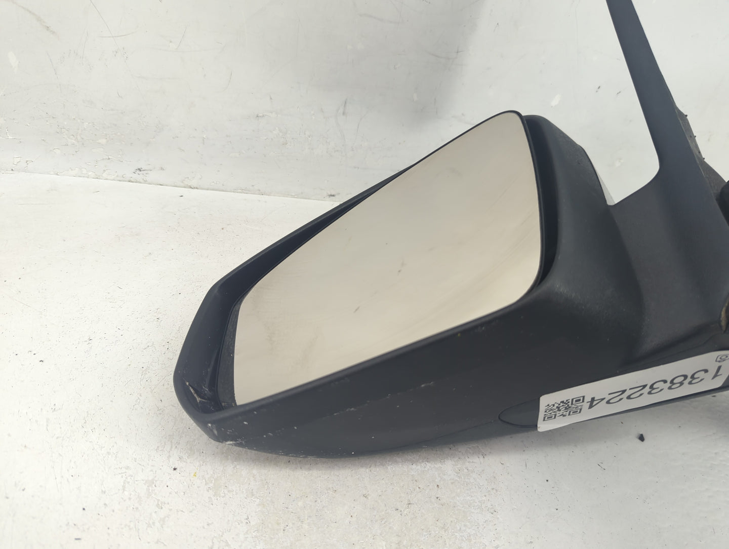2010 Ford Mustang Driver Side View Mirror - Left Door Mirror OEM Used - Oemusedautoparts1.com