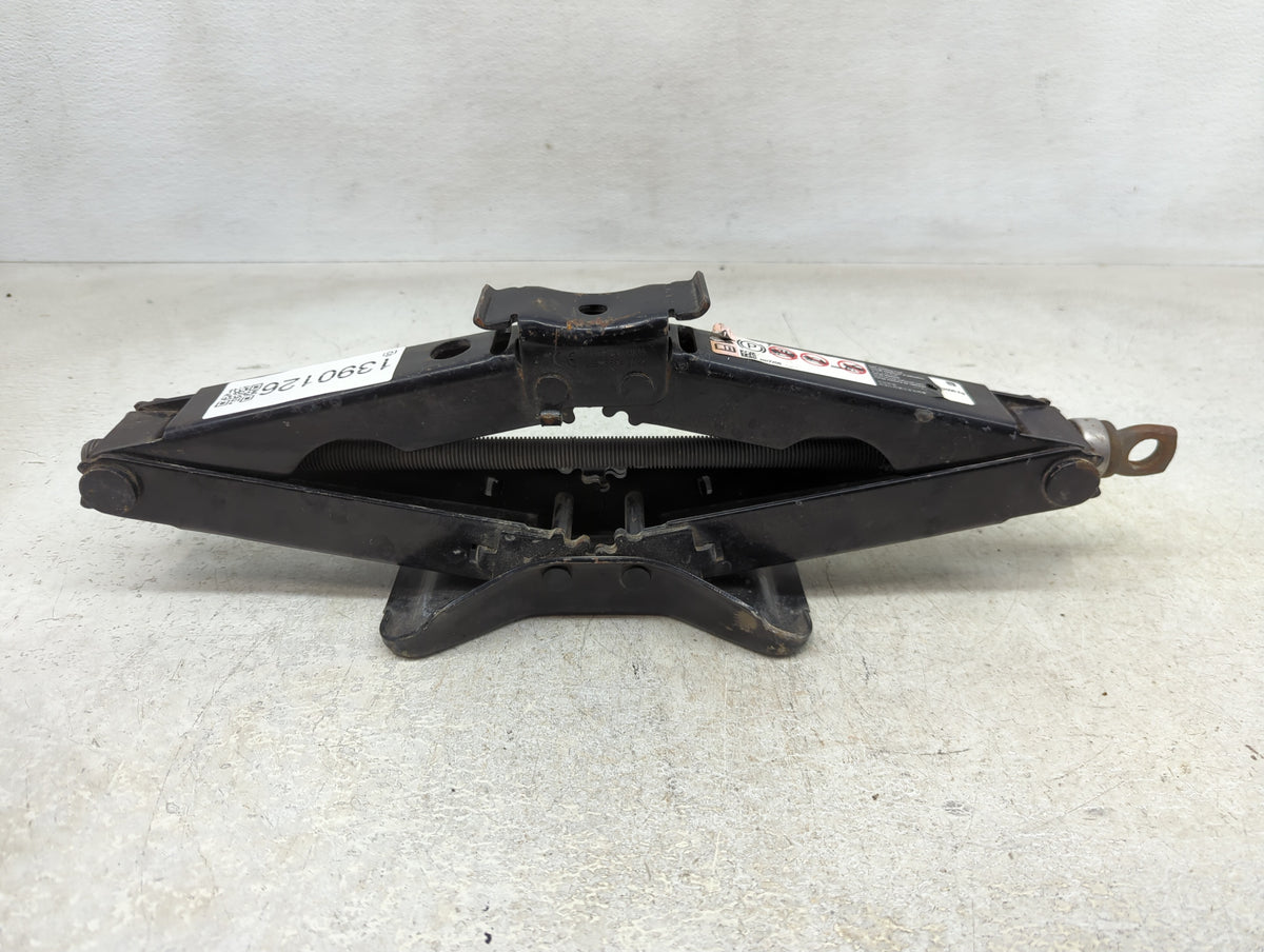 2010 Ford Mustang Spare Scissor Car Jack 1390126 - Oemusedautoparts1.com