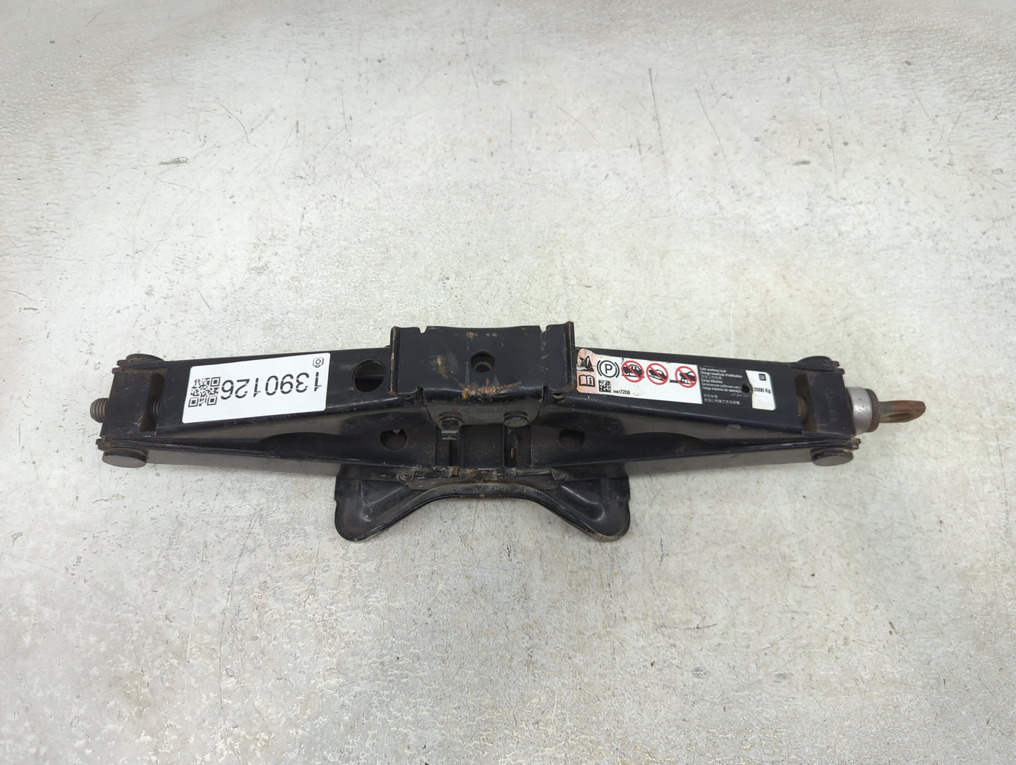 2010 Ford Mustang Spare Scissor Car Jack - Oemusedautoparts1.com