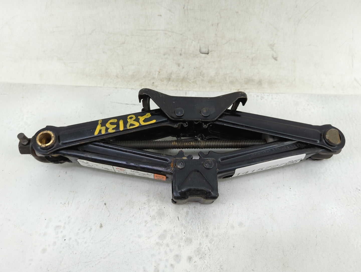2010 Ford Mustang Spare Scissor Car Jack - Oemusedautoparts1.com