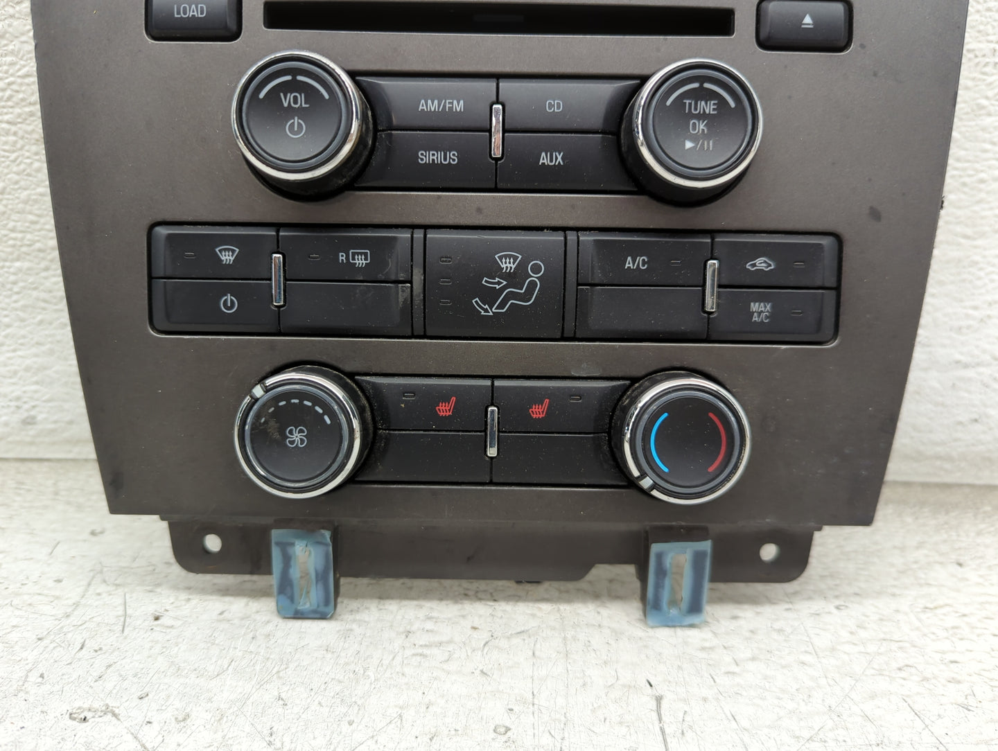 2010-2010 Ford Mustang Radio Control Panel 1492722 - Oemusedautoparts1.com