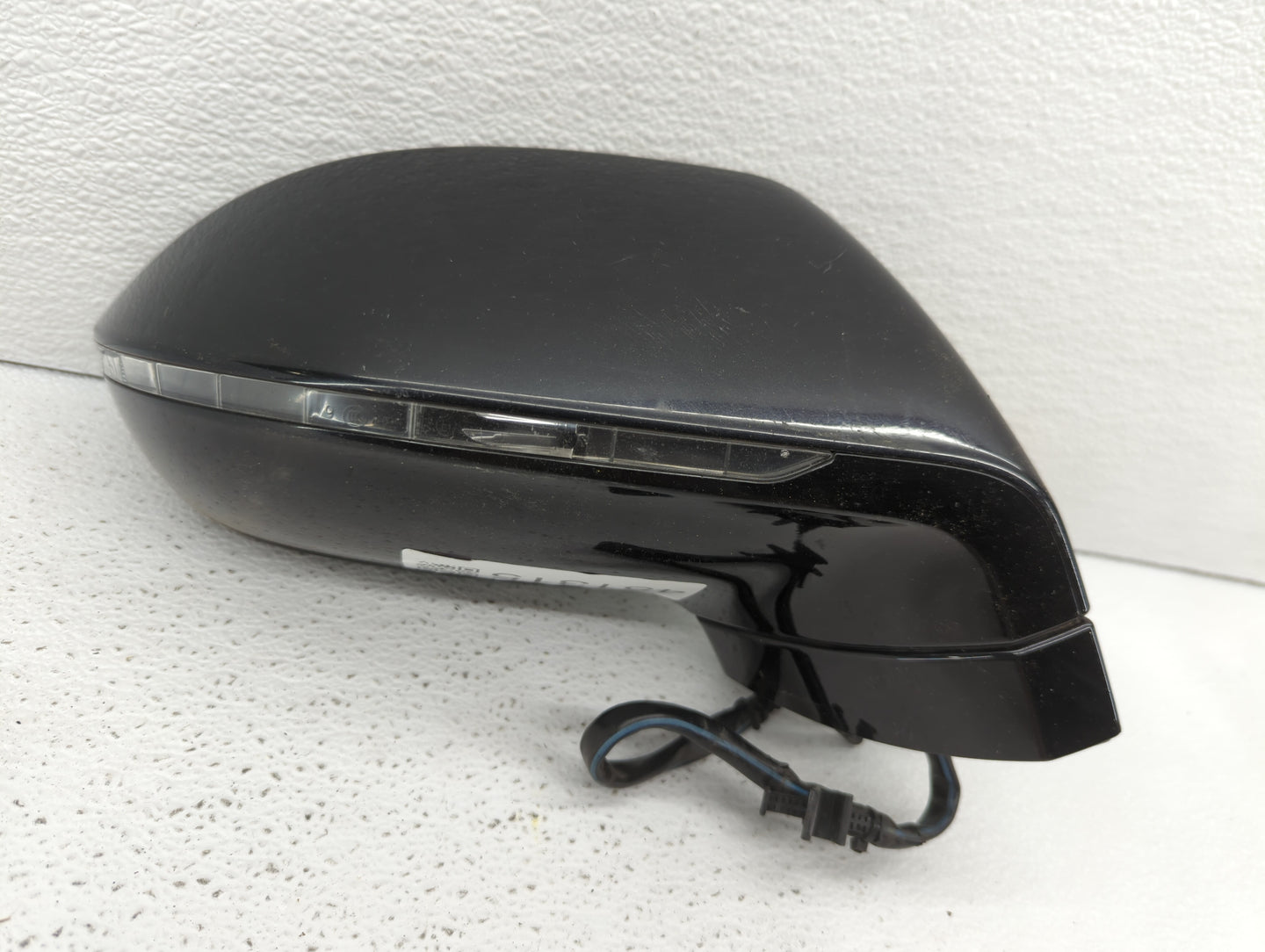 2010 Ford Mustang Driver Side View Mirror - Left Door Mirror OEM Used - Oemusedautoparts1.com