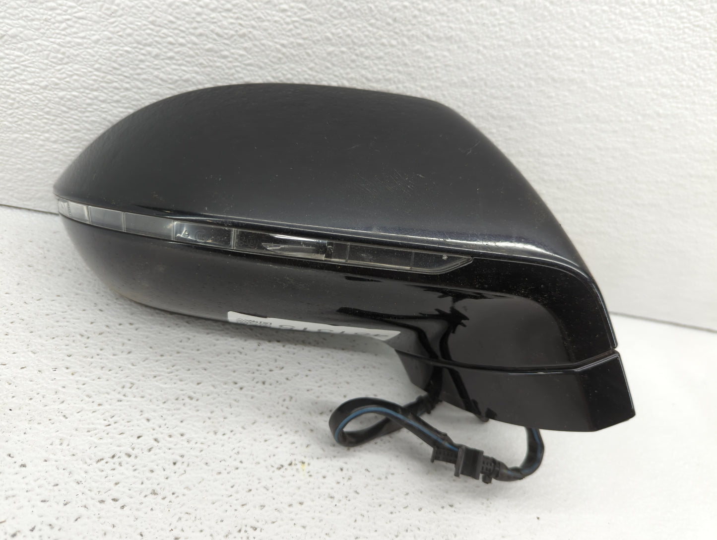 2010 Ford Mustang Driver Side View Mirror - Left Door Mirror OEM Used - Oemusedautoparts1.com