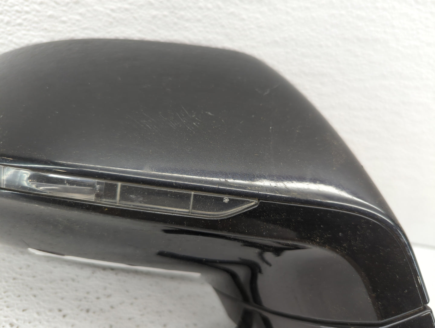 2010 Ford Mustang Driver Side View Mirror - Left Door Mirror OEM Used - Oemusedautoparts1.com