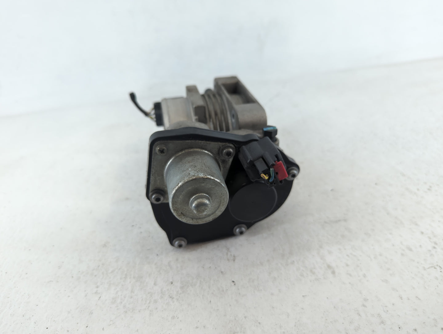 2006-2010 Ford Mustang Throttle Body P/N:09250 1005247 090709 2 Fits OEM Used Auto Parts - Oemusedautoparts1.com