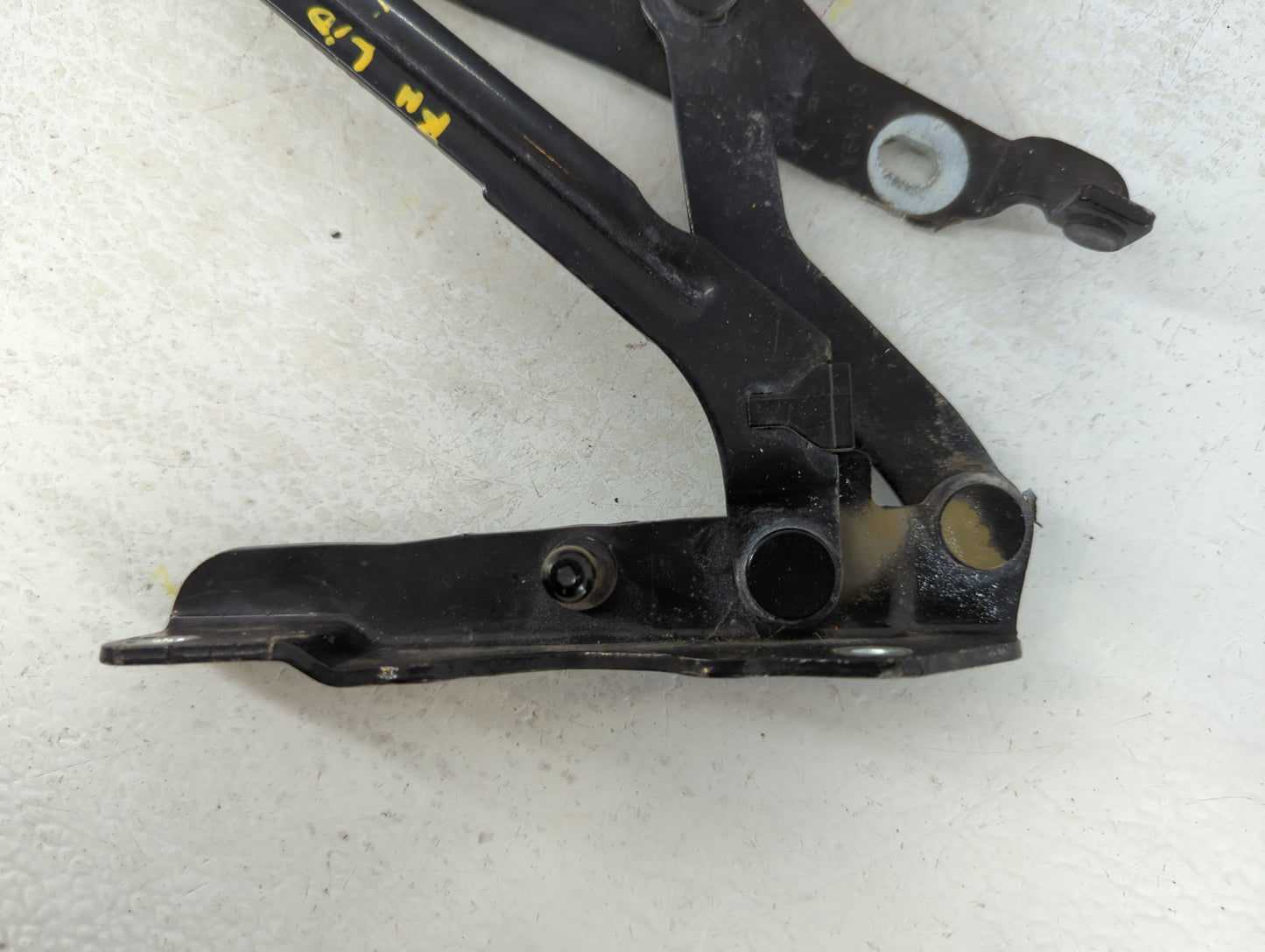 2010 Ford Mustang Driver Left Hood Hinge - Oemusedautoparts1.com