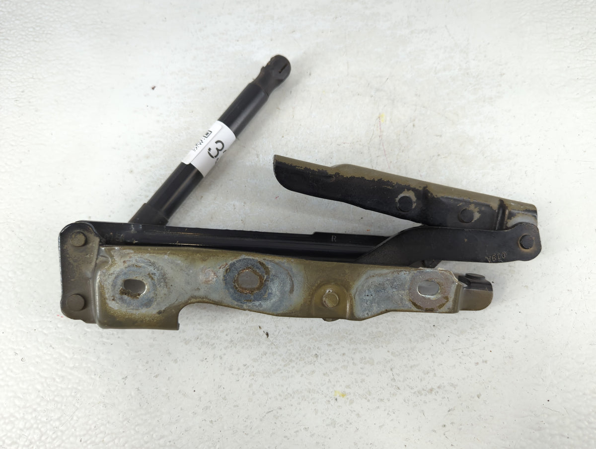 2010 Ford Mustang Driver Left Hood Hinge - Oemusedautoparts1.com