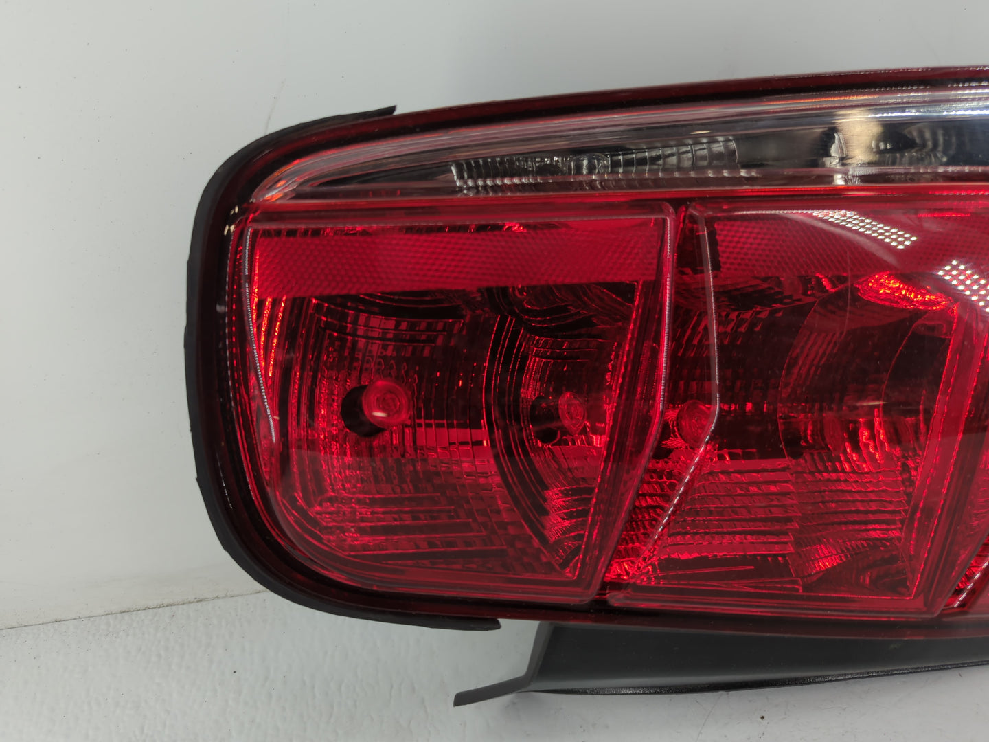 2010-2012 Ford Mustang Tail Light Assembly Passenger Right OEM P/N:FR567-U00D2-SD Fits Fits 2010 2011 2012 OEM Used Auto Par
