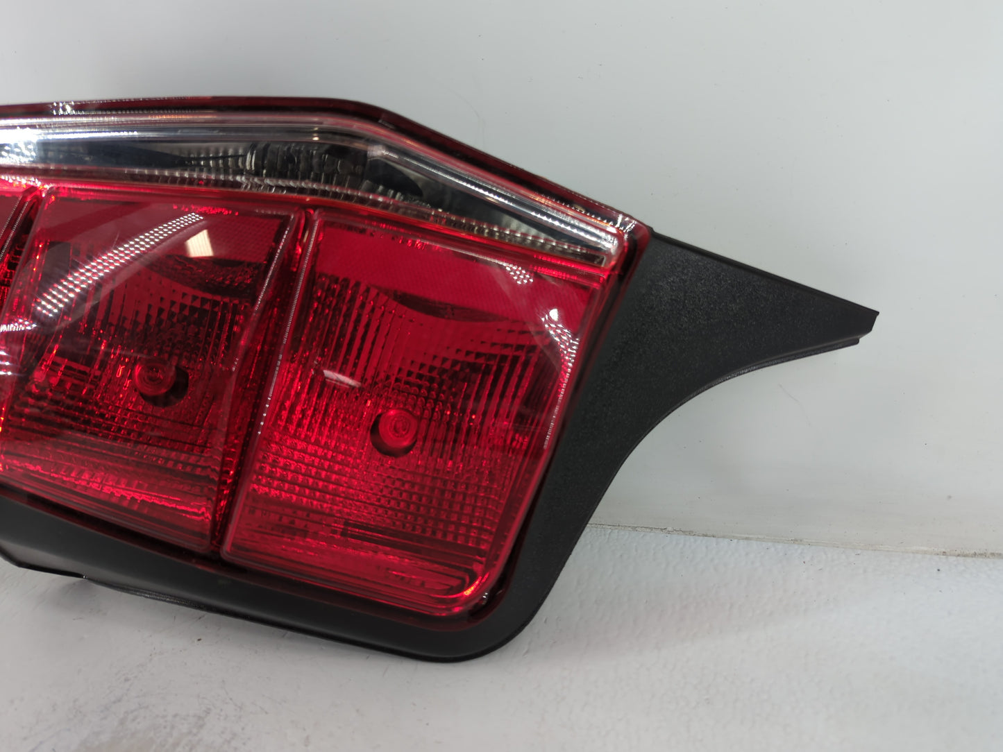 2010-2012 Ford Mustang Tail Light Assembly Passenger Right OEM P/N:FR567-U00D2-SD Fits Fits 2010 2011 2012 OEM Used Auto Par